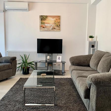 Luxor Apartment Otopeni 3 Zewnętrze zdjęcie