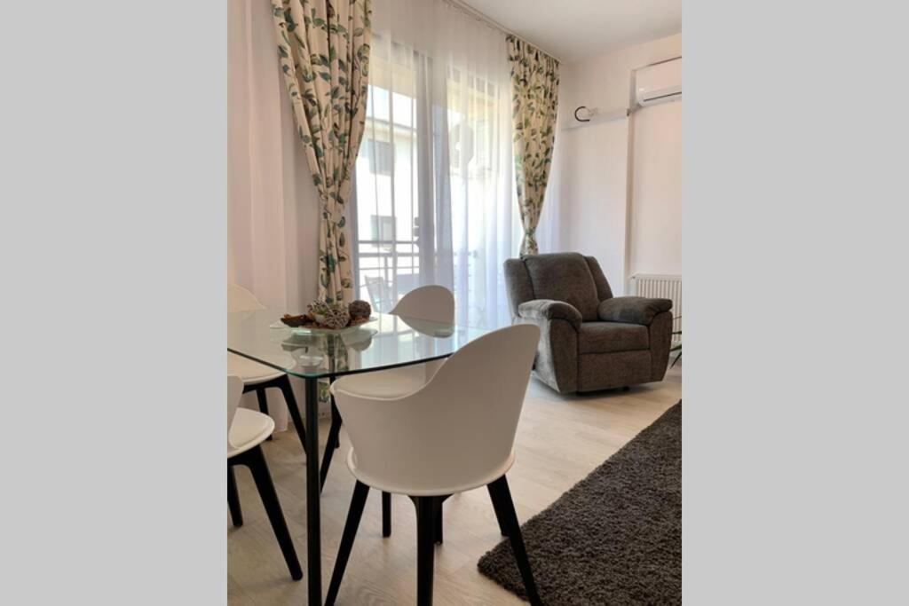 Luxor Apartment Otopeni 3 Zewnętrze zdjęcie